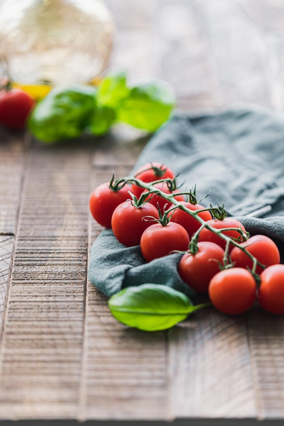 Евгений Клопотенко поделился рецептом пряного лечо с чесноком и фенхелем |  FoodOboz