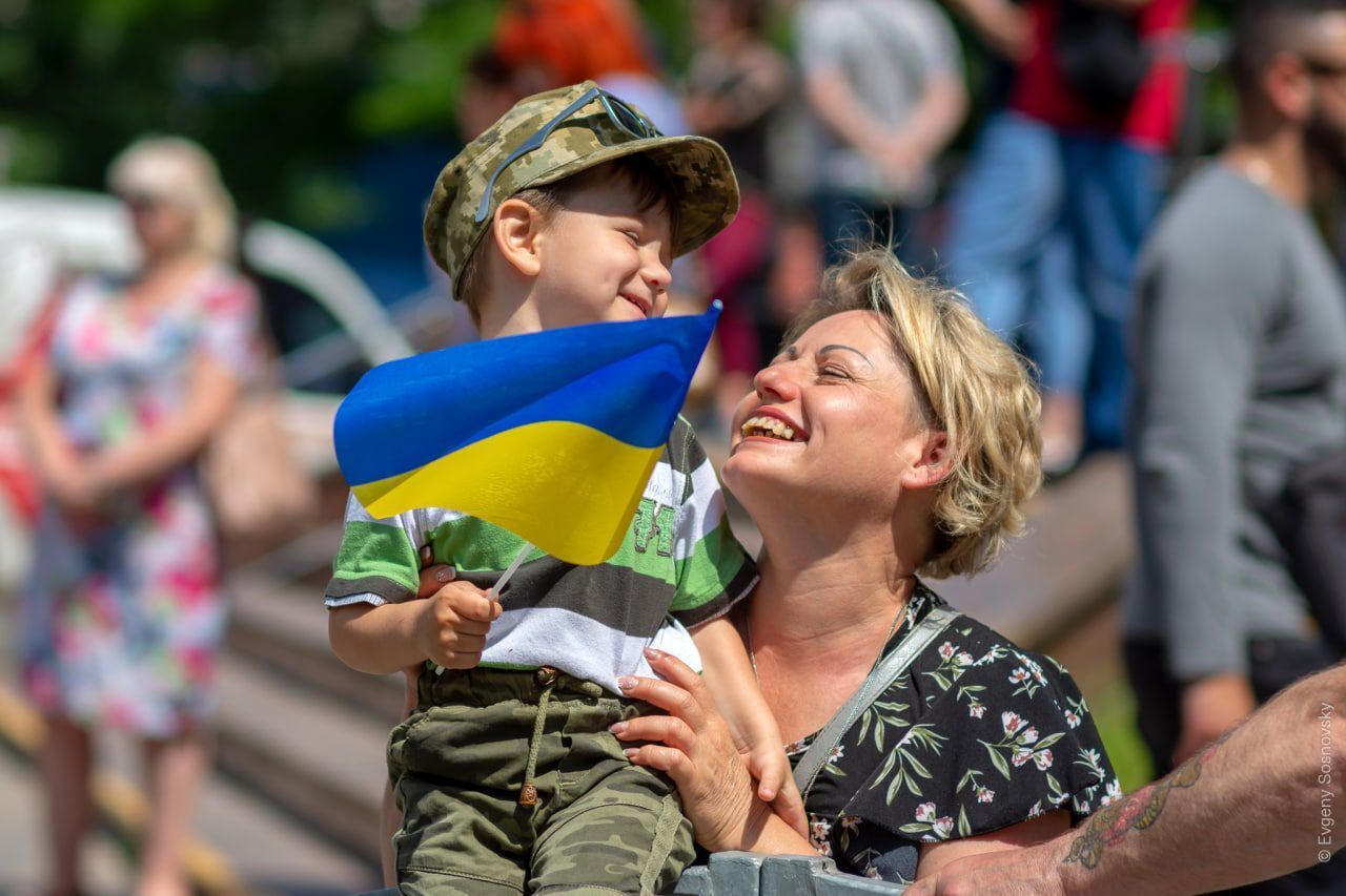 Маріуполь святкує річницю звільнення від російських окупантів у 2021 році