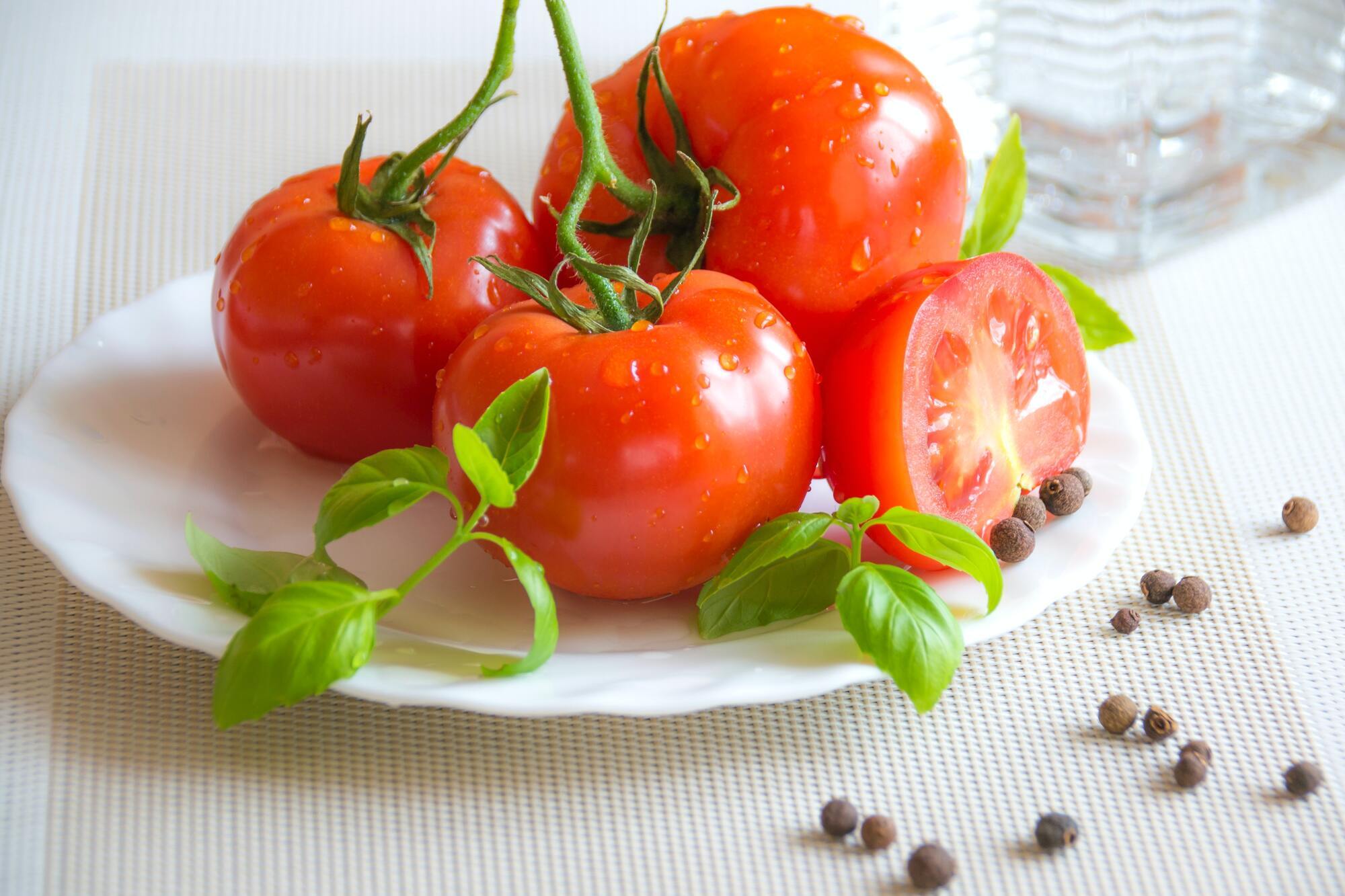 Як смачно заквасити помідори: що додати для швидкої ферментації