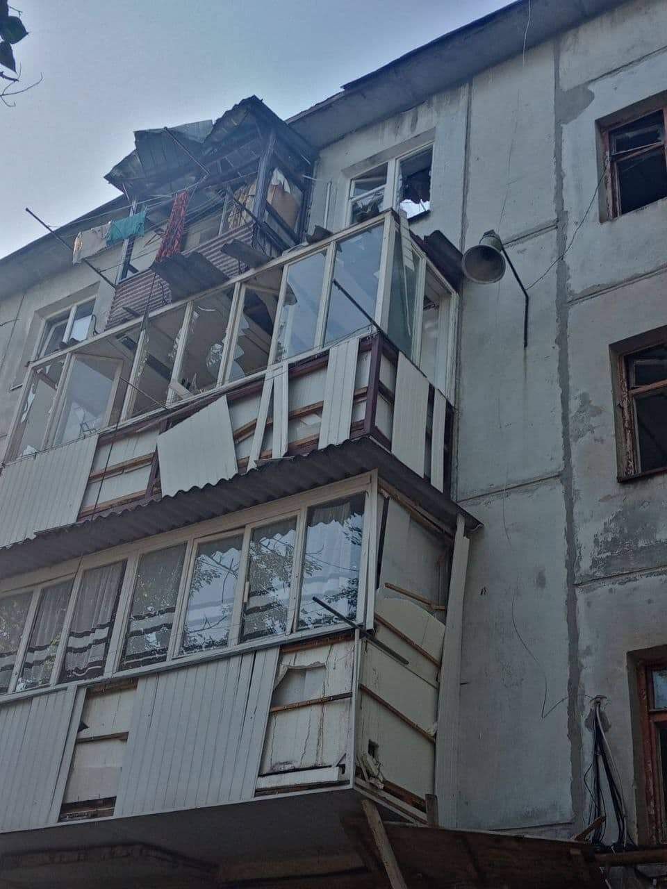Российские "освободители" разрушили жилища луганчан