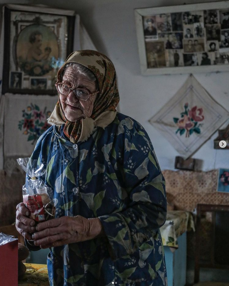 Бабуся, яка мешкає на краю Чорнобильської зони