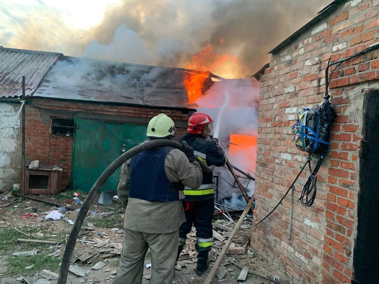 Рятувальникам удалося ліквідувати пожежі.