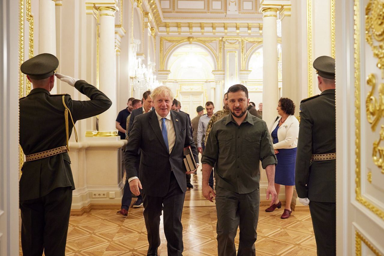 Борис Джонсон 17 июня прибыл в Киев