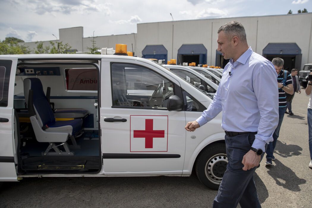 Киев получил автомобили скорой помощи.