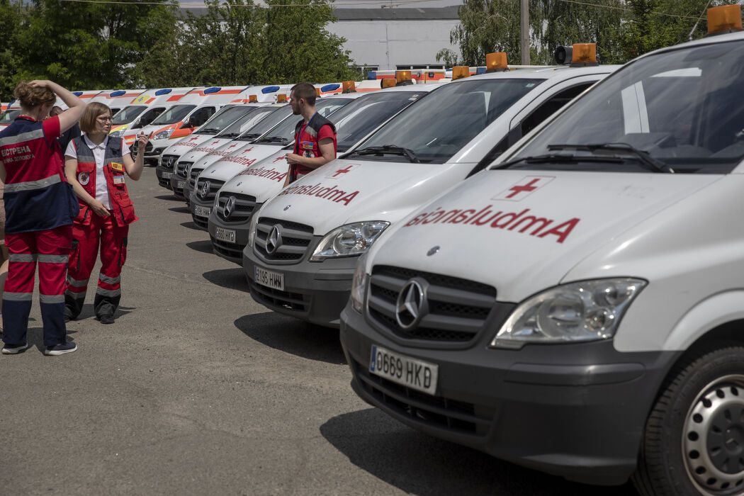 Киев получил 17 автомобилй скорой помощи.