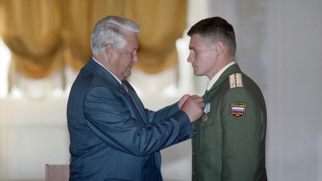Теплинский получает звание героя России за убийства чеченцев