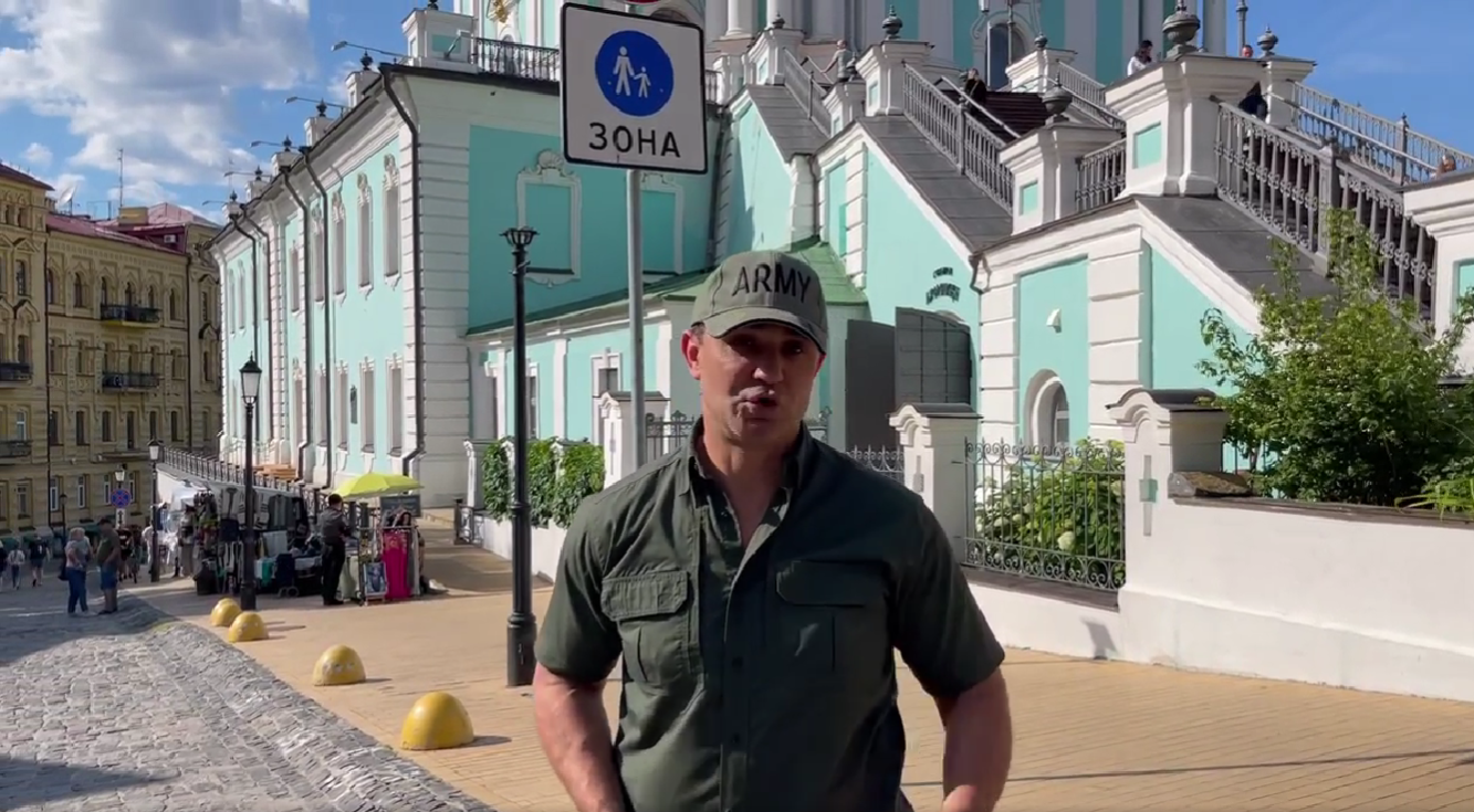 Тищенко записал видео после скандала с бронежилетами