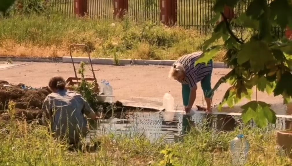 В Мариуполе люди используют техническую воду