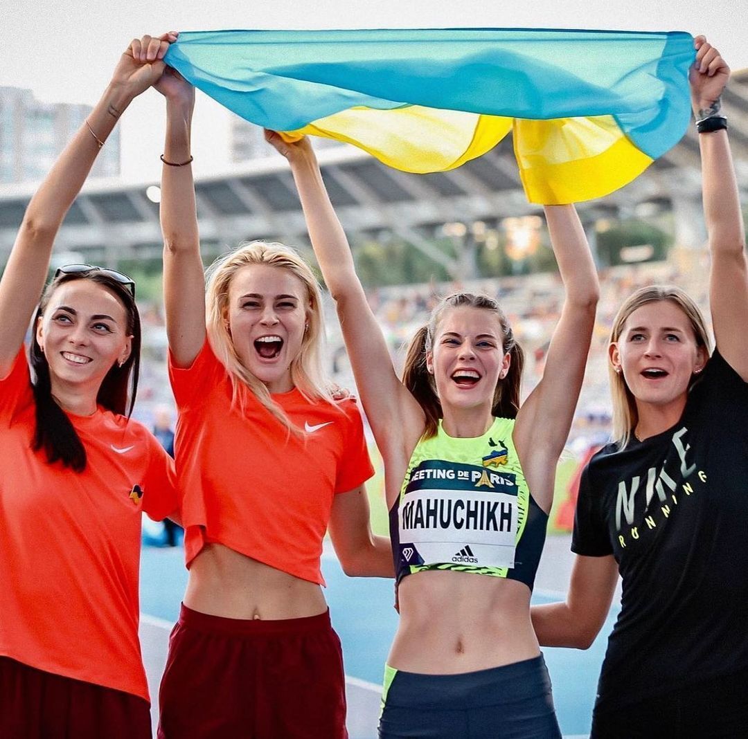 24 миллиона за месяц и своя армия дронов: как украинские звезды спорта помогают во время войны