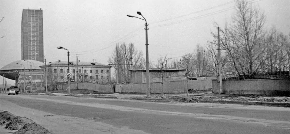 Лыбидская площадь в 1980-м году.