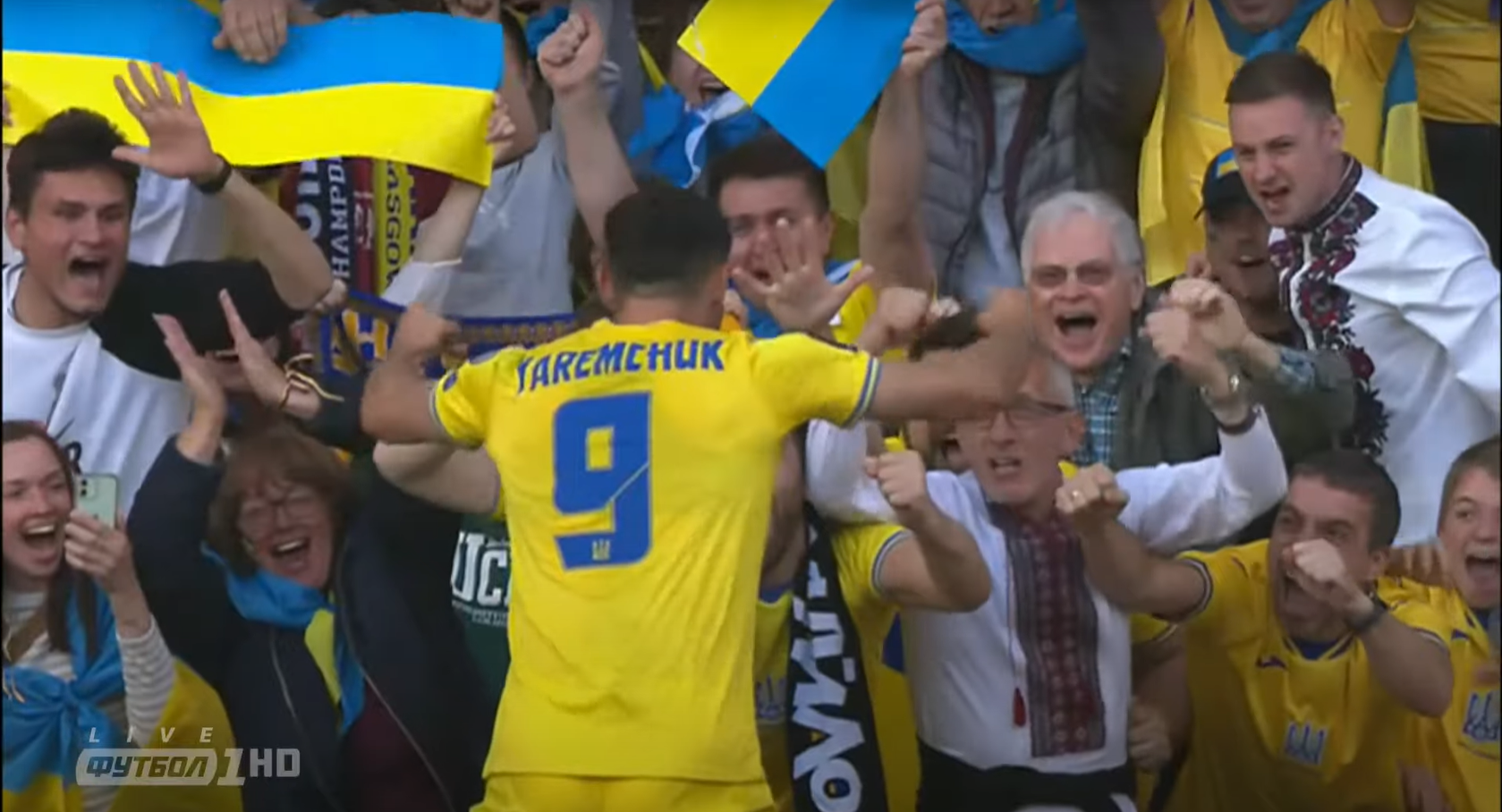 "Их страна в осаде, а люди убиты": игроков сборной Украины британские СМИ сравнили с крестоносцами, а Бущану угрожали "повесткой"