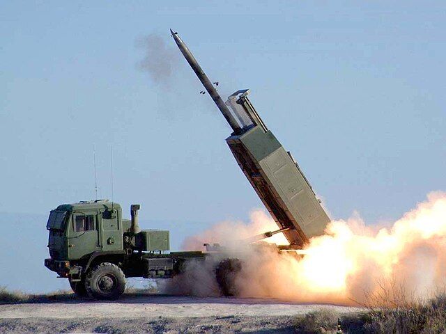 ЗСУ вдарили по Зміїному ракетами HIMARS