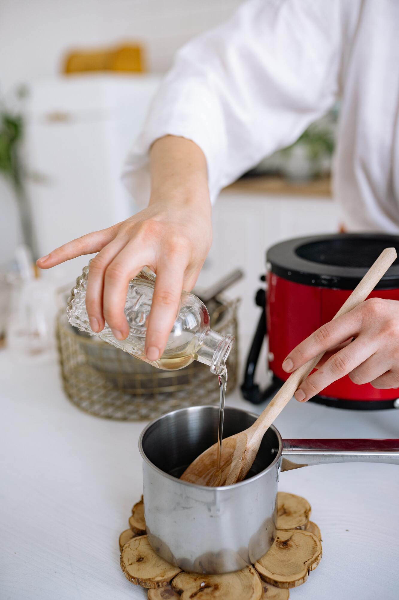 Константин Грубич поделился рецептом вкусного вишневого варенья с водкой |  FoodOboz