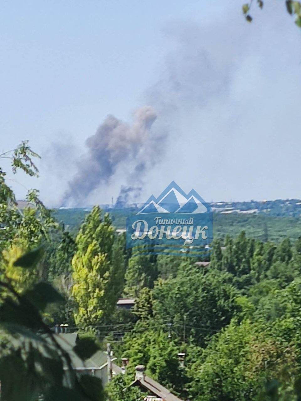 Горит склад БК оккупантов