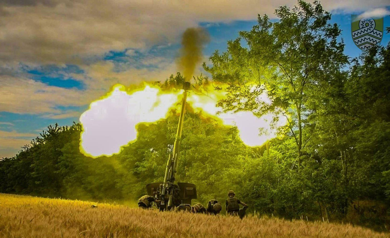Артилеристи ЗСУ показали яскраві фото ударів по ворогу