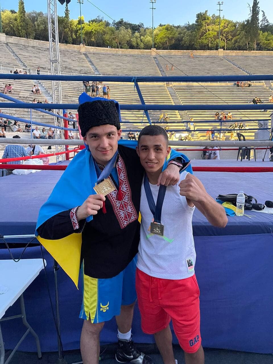 Гопак українського боксера у Греції обернувся скандалом: зажадали від переможця прибрати національну символіку