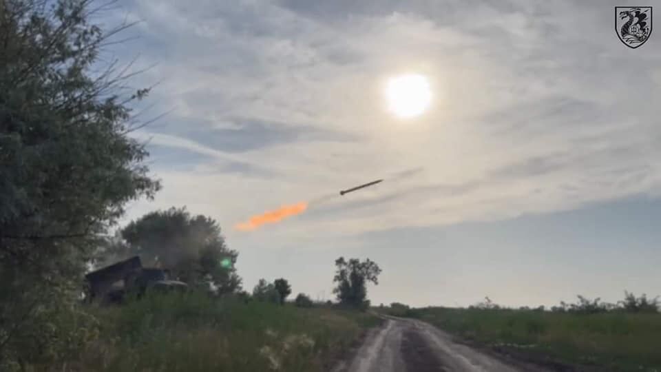 Захватчики обстреливают города Украины из тяжелого вооружения