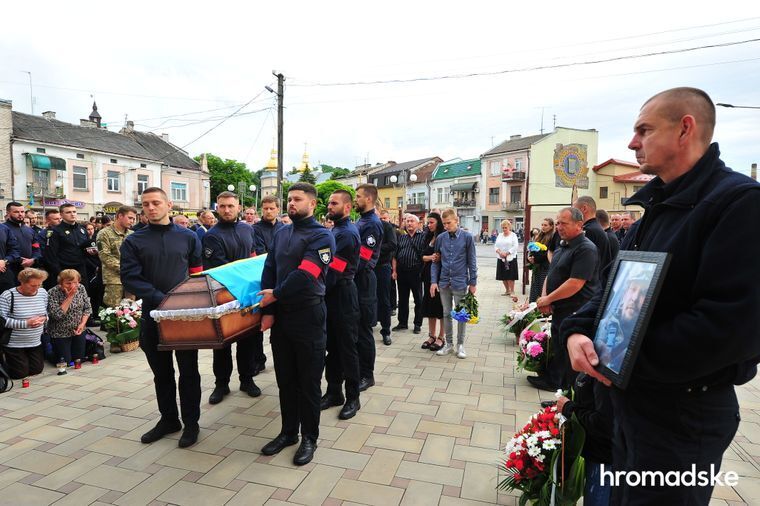 На Тернопільщині з почестями поховали загиблого захисника "Азовсталі" Данила Сафонова