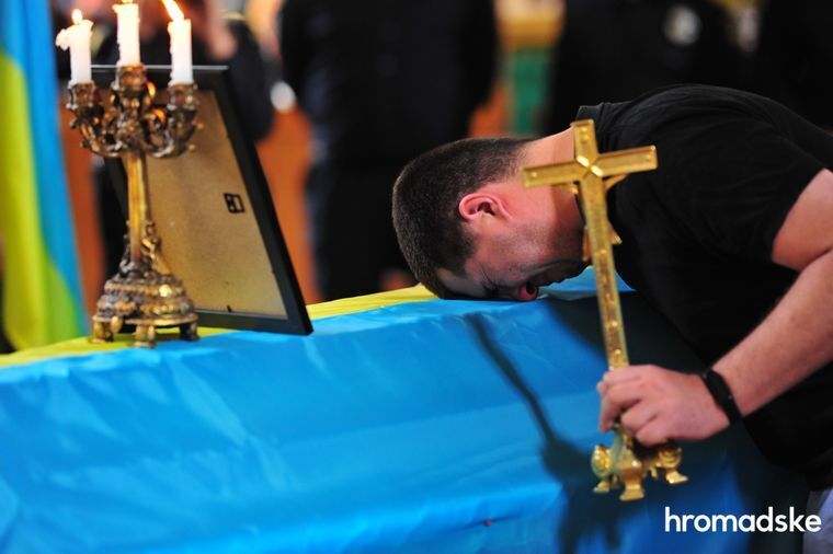 В Тернопольской области с почестями похоронили погибшего защитника "Азовстали" Данила Сафонова
