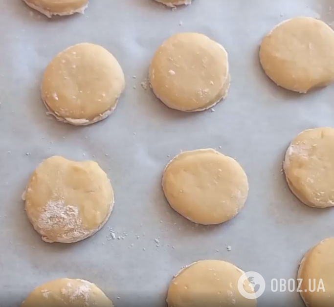 Просте печиво на кефірі: виходить дуже хрустким і пухким