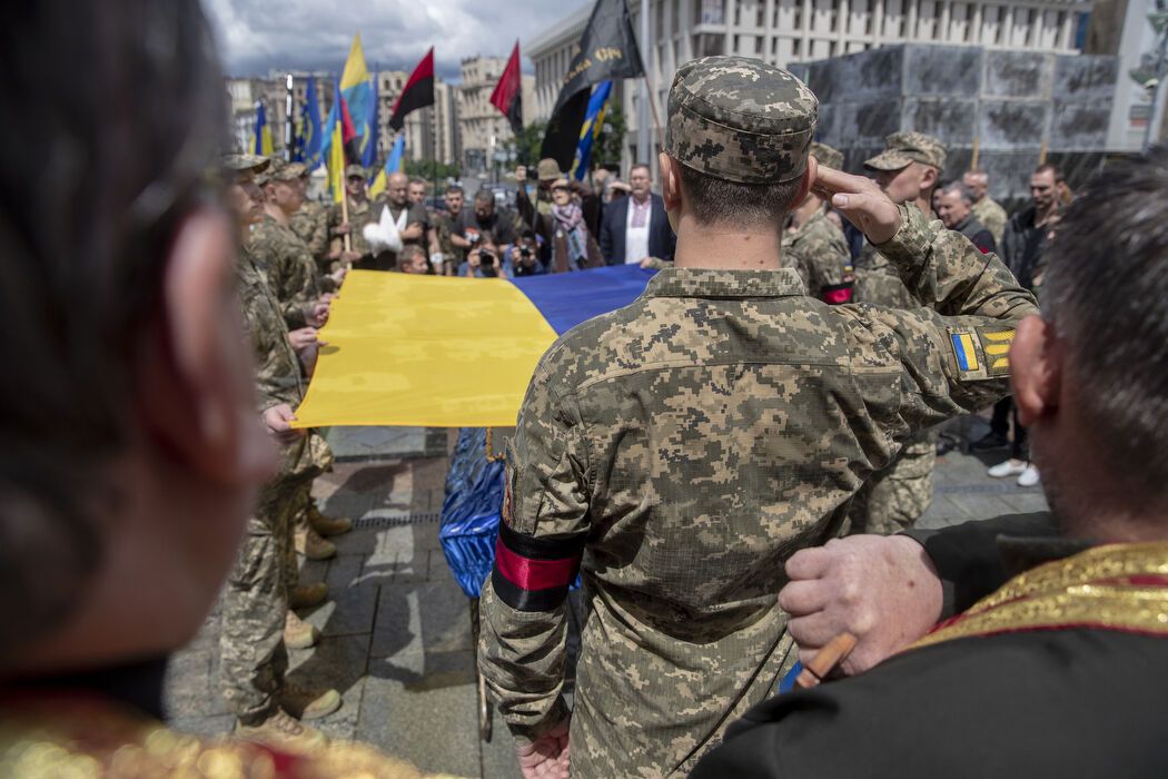Із захисником України попрощалися на Майдані Незалежності.
