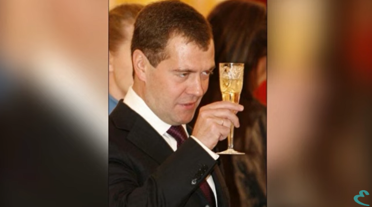 Дмитрий Медведев ушел в запой.