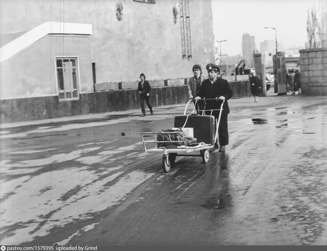 На снимках можно увидеть, какой была эта локация 39 лет назад.