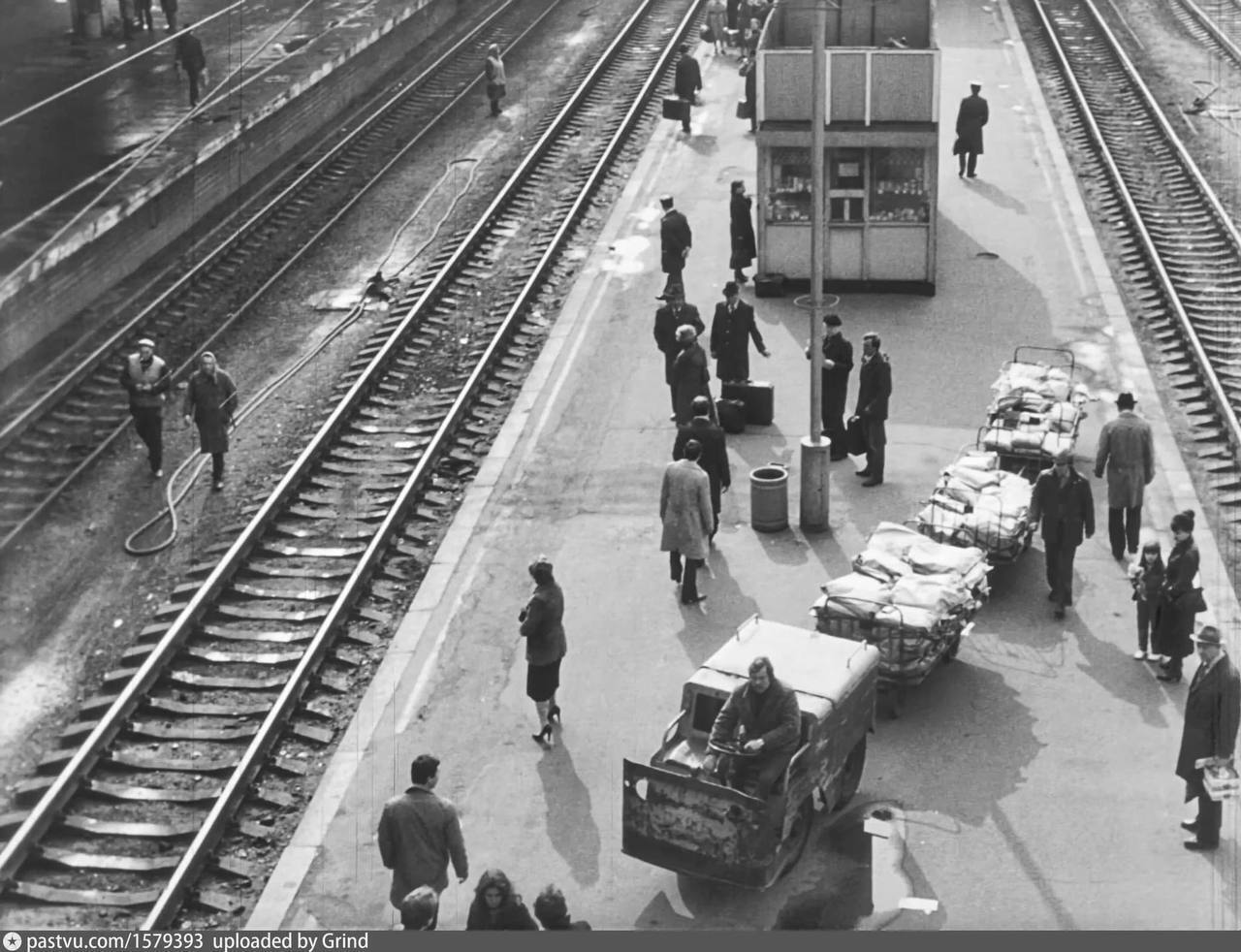 Вокзал 39 лет назад.