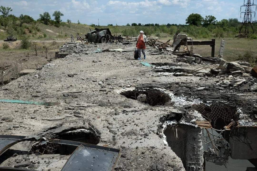 Захватчики бьют по населенным пунктам Луганщины
