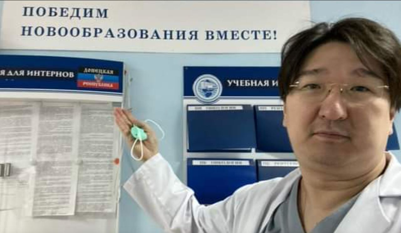 В Мариуполь прибыл ''десант врачей'' из России: один из них призвал ''ампутировать Украину''