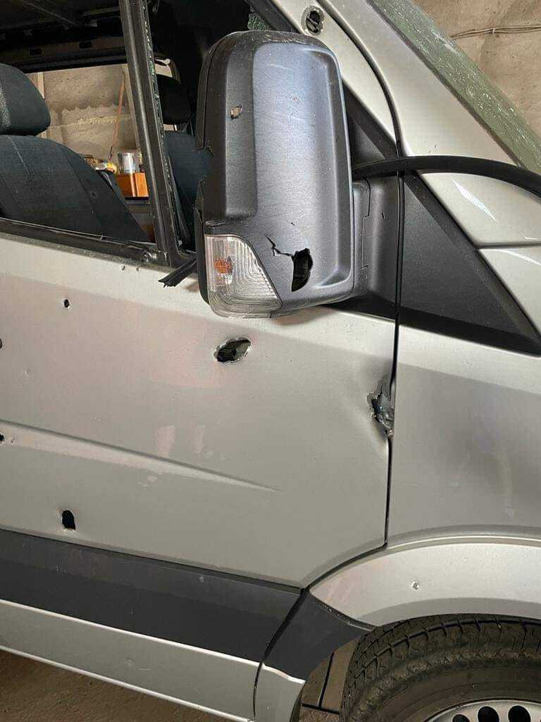 Российские оккупанты обстреляли авто волонтеров на Херсонщине