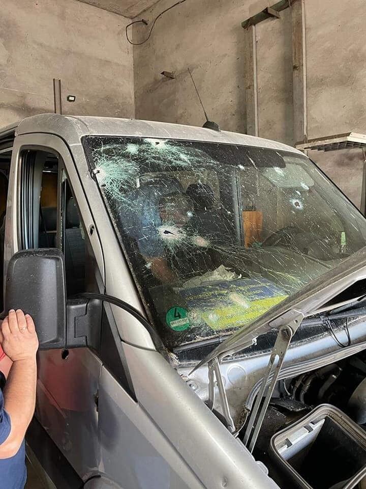 Російські окупанти обстріляли авто волонтерів на Херсонщині