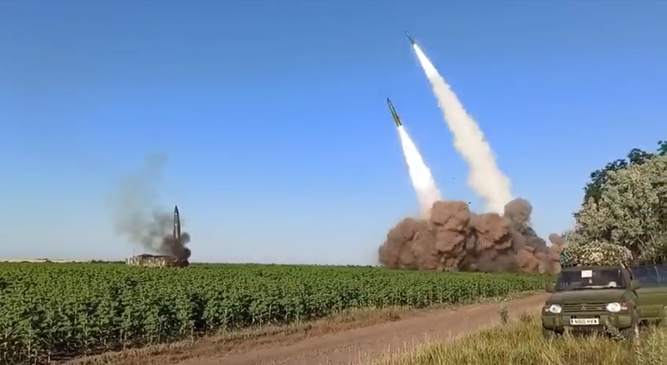 Welcome to Ukraine: украинские военные показали запуск сразу трех "Точек – У" по оккупантам. Видео