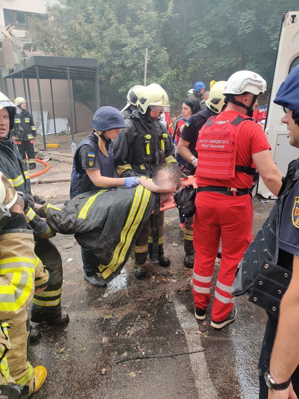 Девочку доставили в больницу и прооперировали.