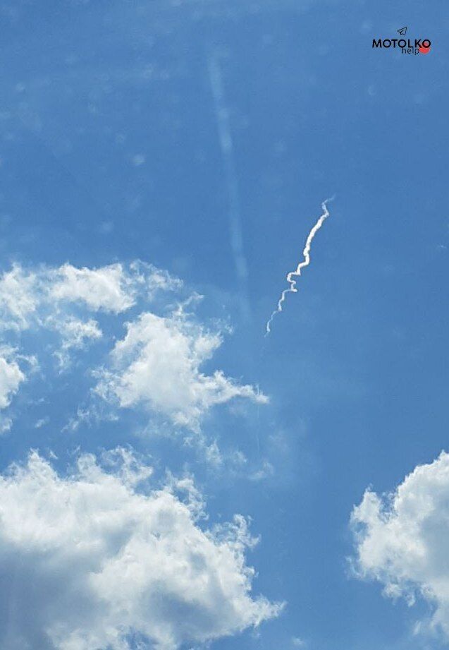 Фото запуску ракети з повітря в Мозирі