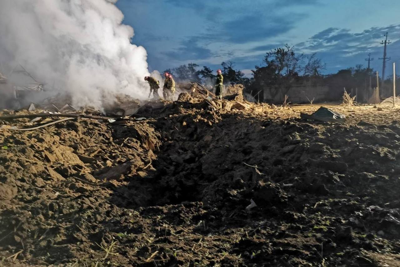 Авіація РФ вдарила ракетами по Одещині: спалахнули будинки, постраждали 8 осіб. Фото