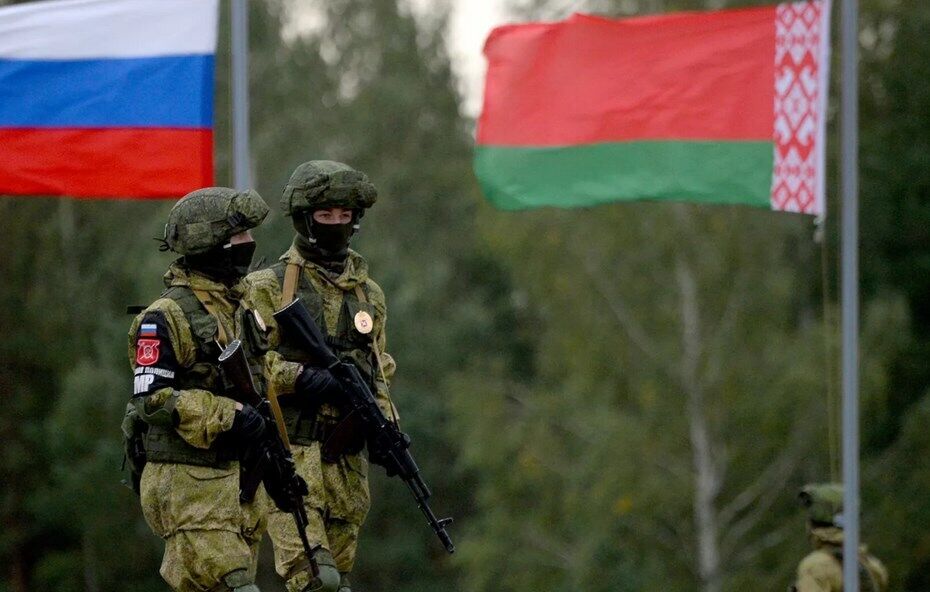 Російські та білоруські військові спільно відпрацьовують "завдання".