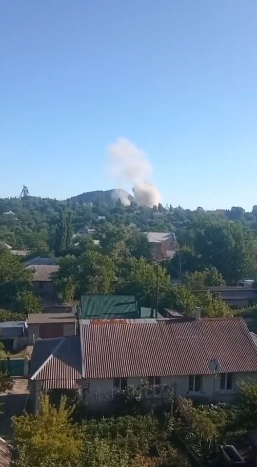 У Перевальську після "хлопка" спалахнув склад із боєприпасами РФ: окупанти скаржаться на удар із HIMARS