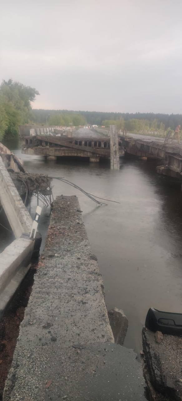 Мост полностью разрушен