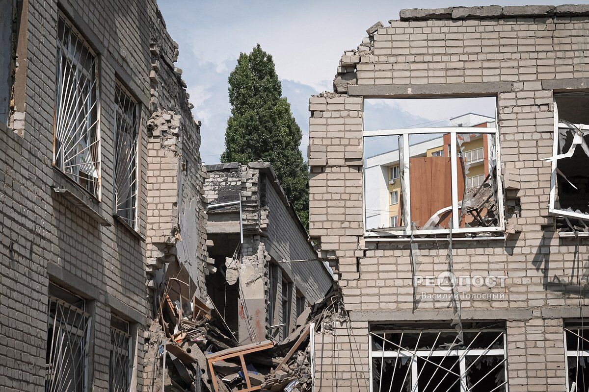 Очередная школа в Харькове разрушена.