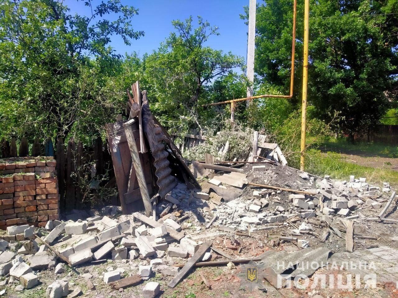 Окупанти за добу обстріляли 17 населених пунктів на Донеччині: є загиблі та поранені. Фото