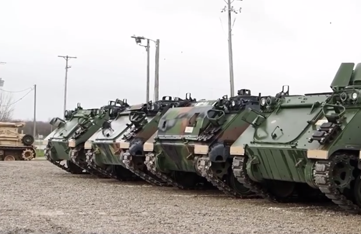 США готовят к отправке в Украину БТР М113.