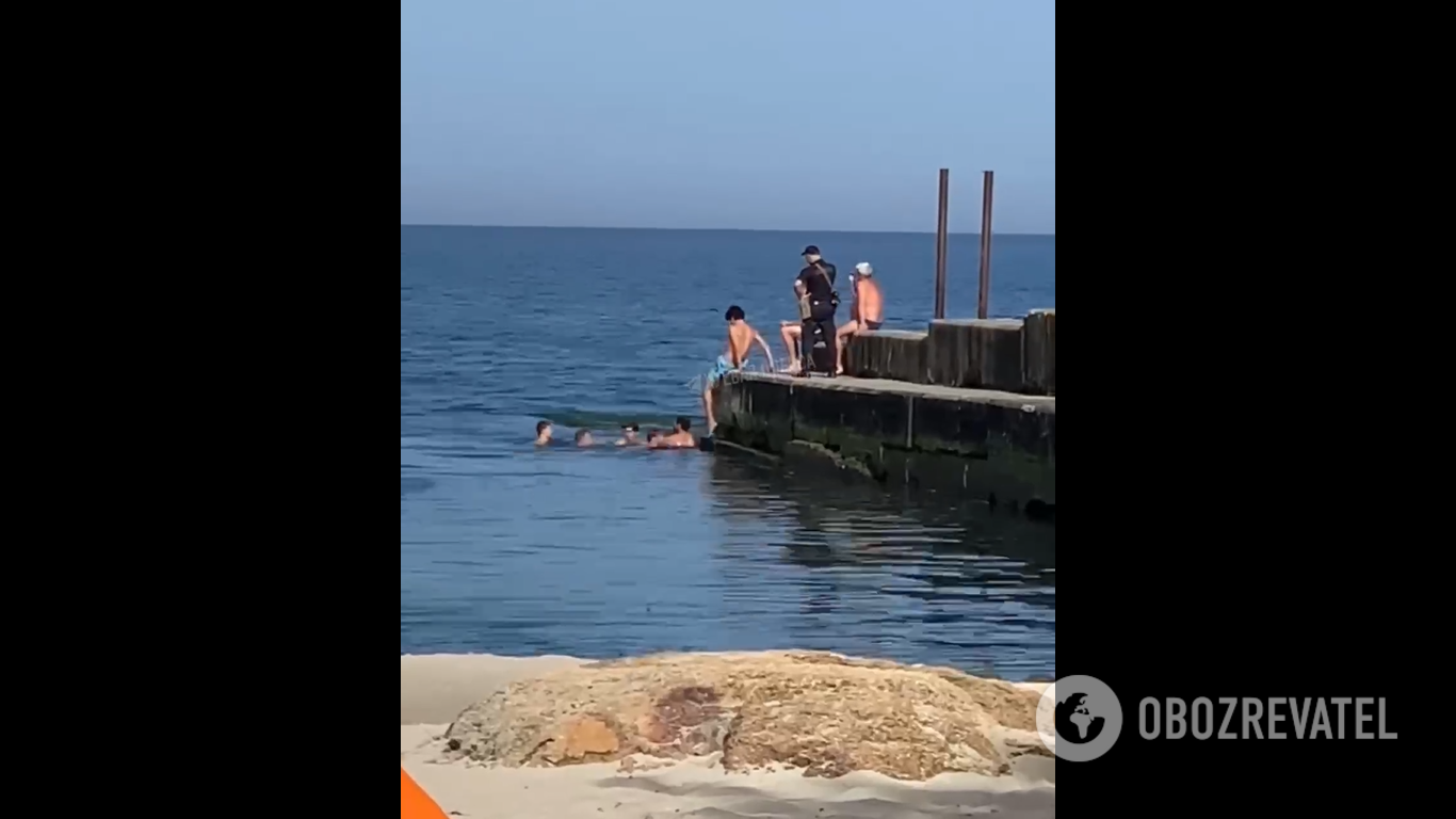 В Одессе полиция задержали купавшегося в море мужчину