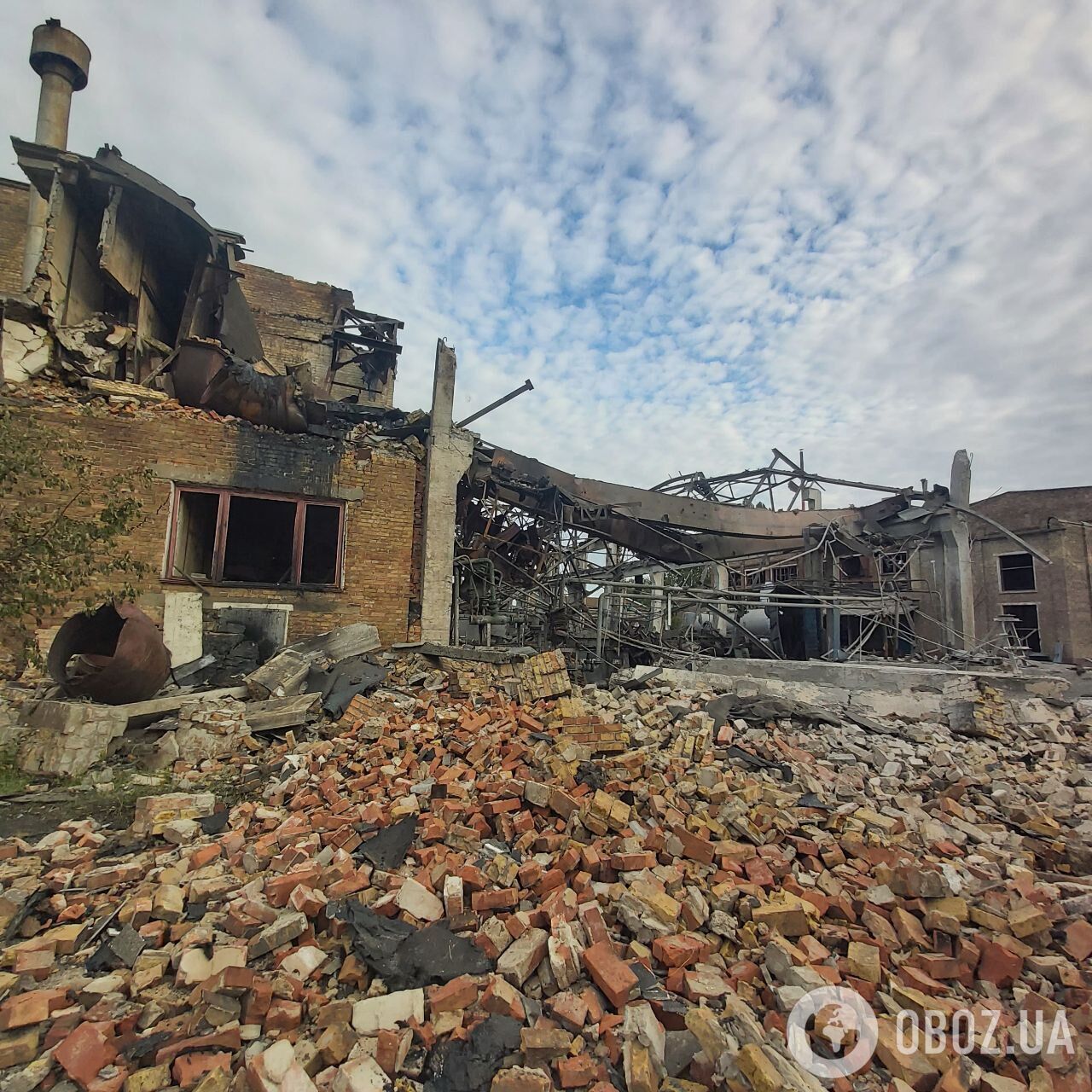 Зруйнований окупантами цех заводу