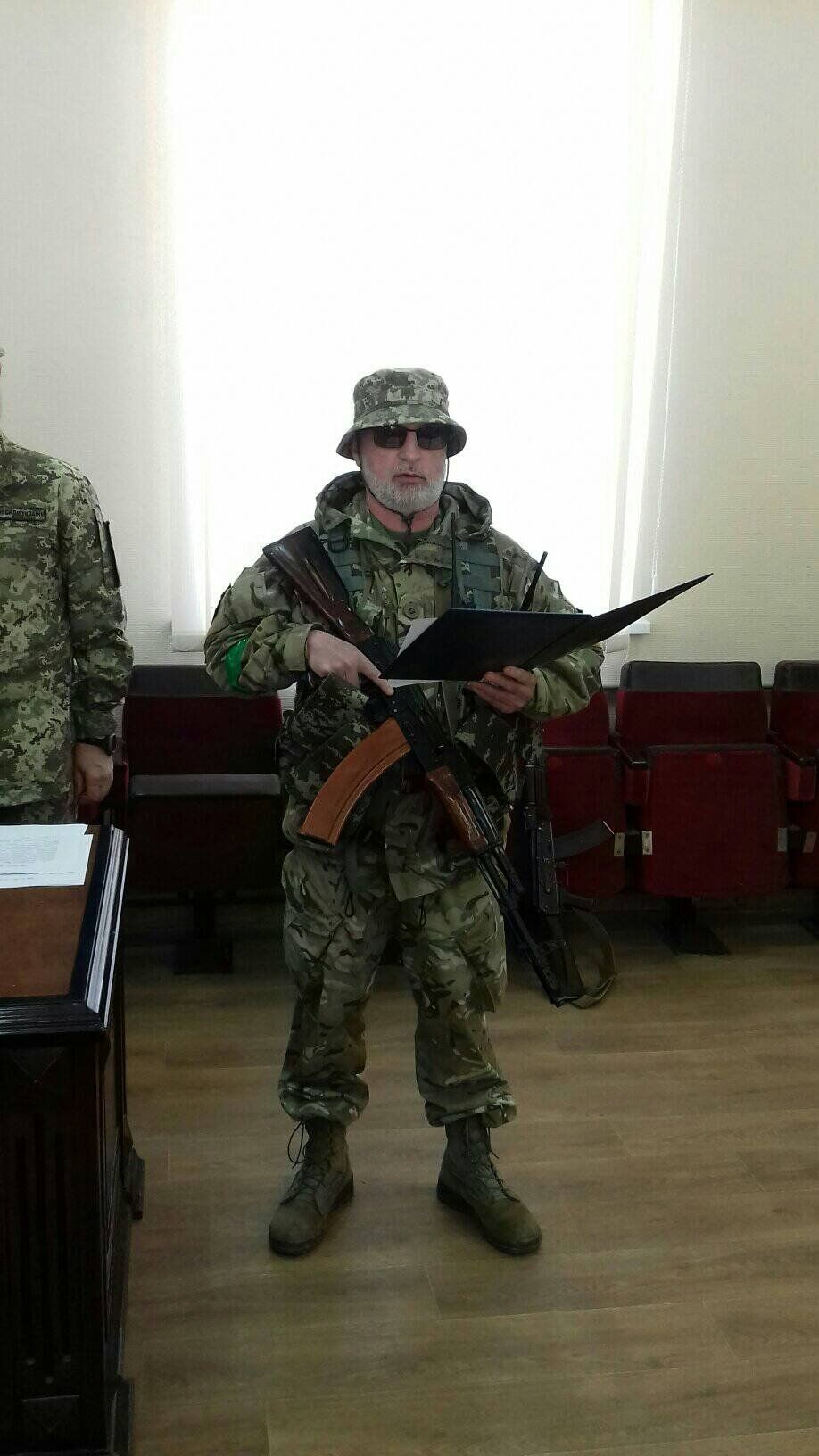 Литвинов спасал раненых на Донбассе.