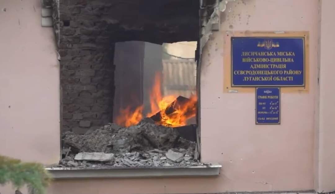 Последствия обстрелов Луганской области