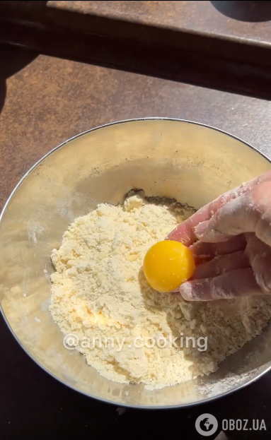 Добавление желтка в тесто