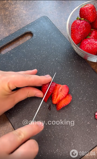 Нарізання полуниці для начинки