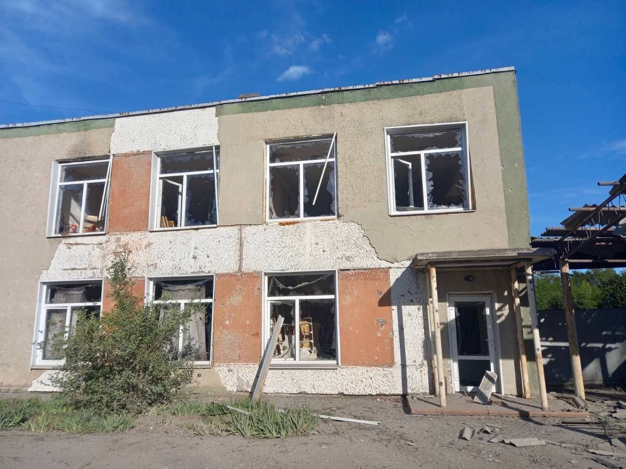 Рашисты обстреляли детский сад в Запорожье