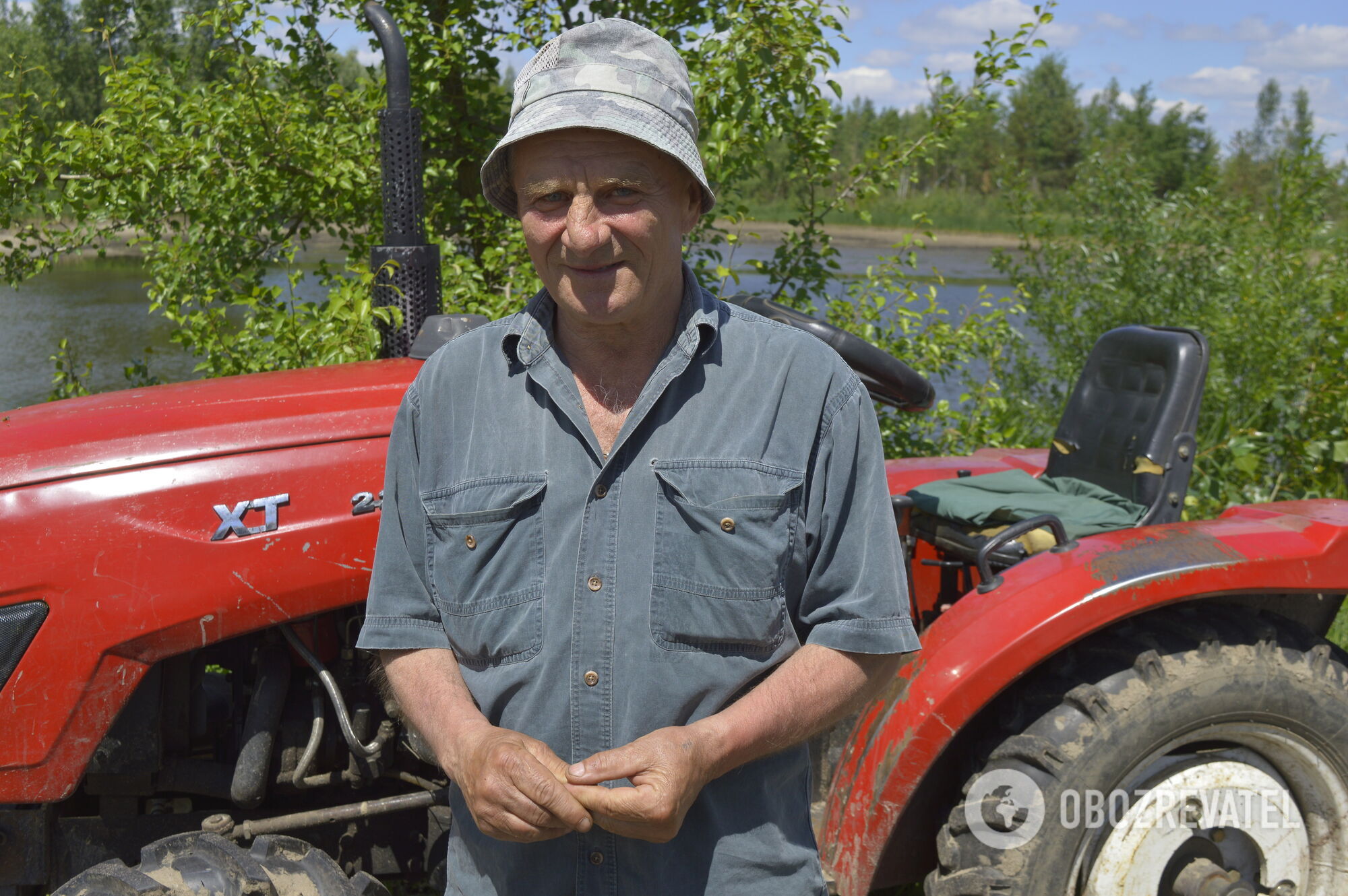 Олександр з іншими жителями ловили для місцевих рибу